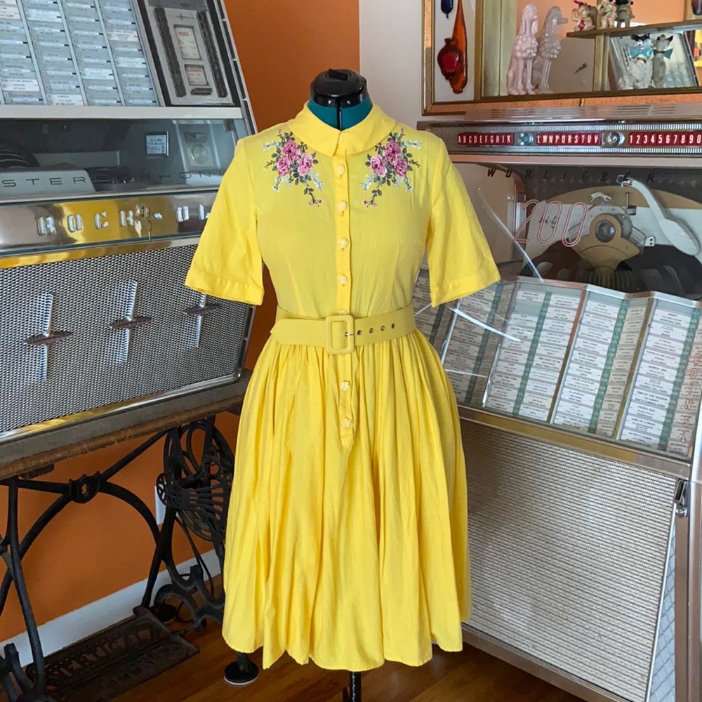 Collectif Aria Floral Embroidery Dress EUC sz M